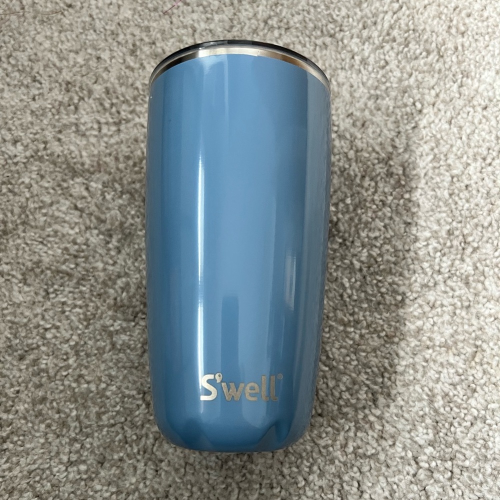 S'well 18oz Sky Blue Tumbler w Lid - NWT